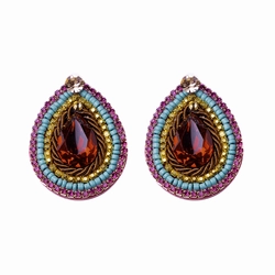 Brinco perla com cordão, strass e miçangas coloridas