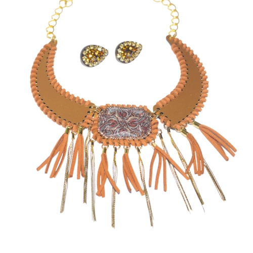 Conjunto tribal com franjas metalica e de couro - base dourada