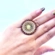 Anel redondo cravejado com strass