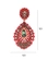 Brinco vermelho com bordado e cristal verde – peça feminina luxuosa e chique
