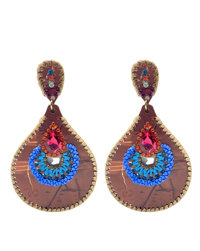 Brinco marrom com strass colorido e bordado azul – peça feminina luxuosa e vibrante