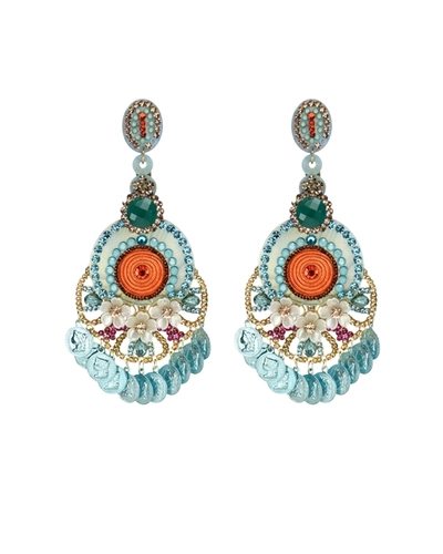 Brinco colorido com strass azul, medalhas e flores resinadas estilo boho chic